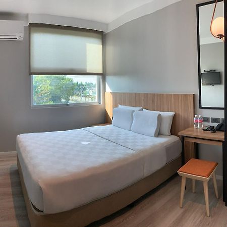 Go Hoteles Bacolod Exterior foto