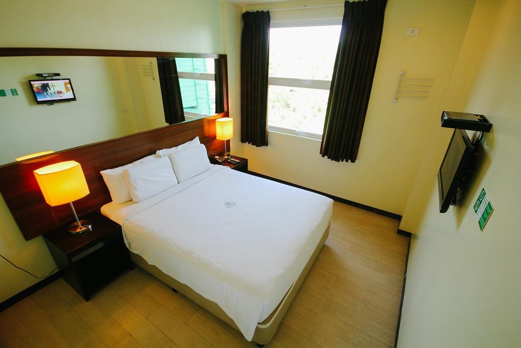 Go Hoteles Bacolod Exterior foto