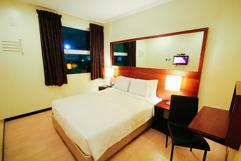 Go Hoteles Bacolod Exterior foto